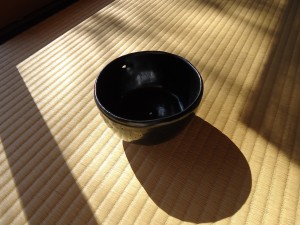 茶碗「山めぐり―熊」本田健×本田恵美(陶芸)2012年